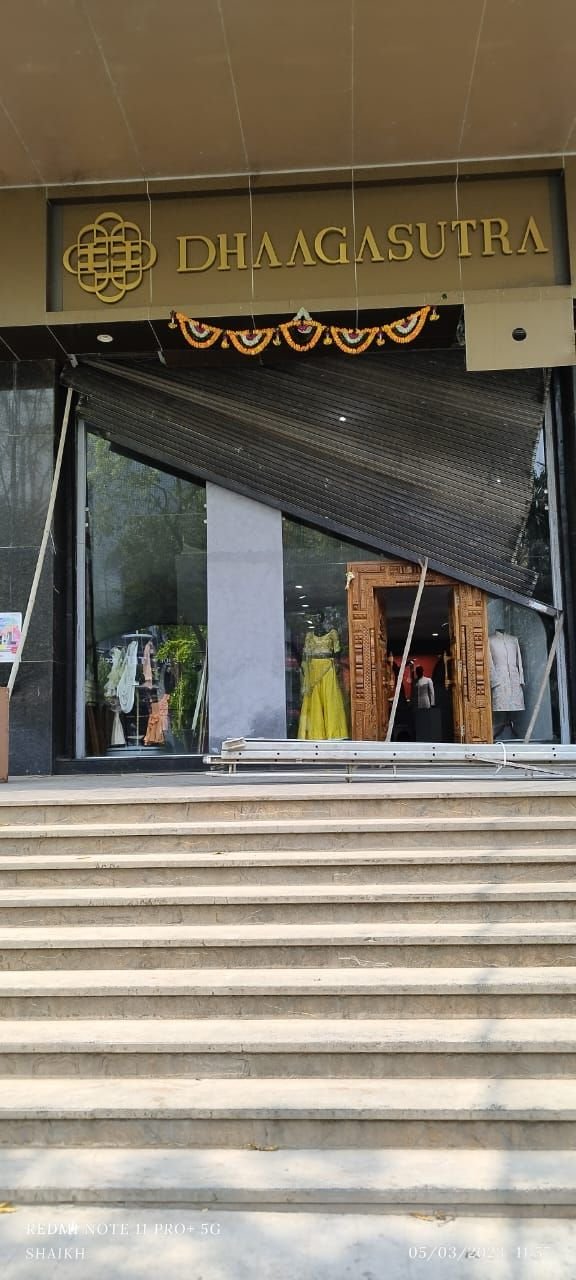 Jammed rolling shutter repaired - retail showroom, Pune